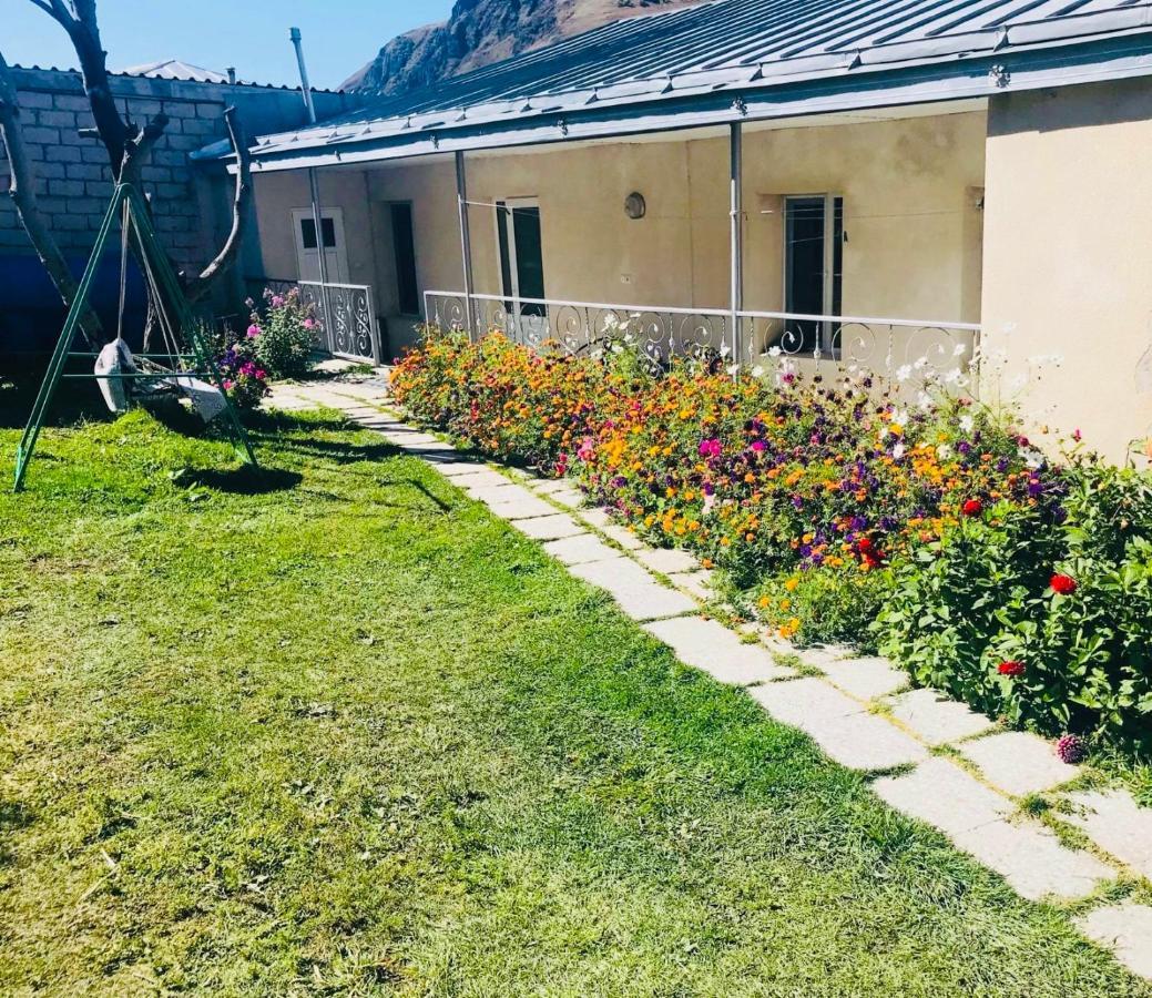 Mikheil Pitskhelauri Guest House Stepancminda Zewnętrze zdjęcie